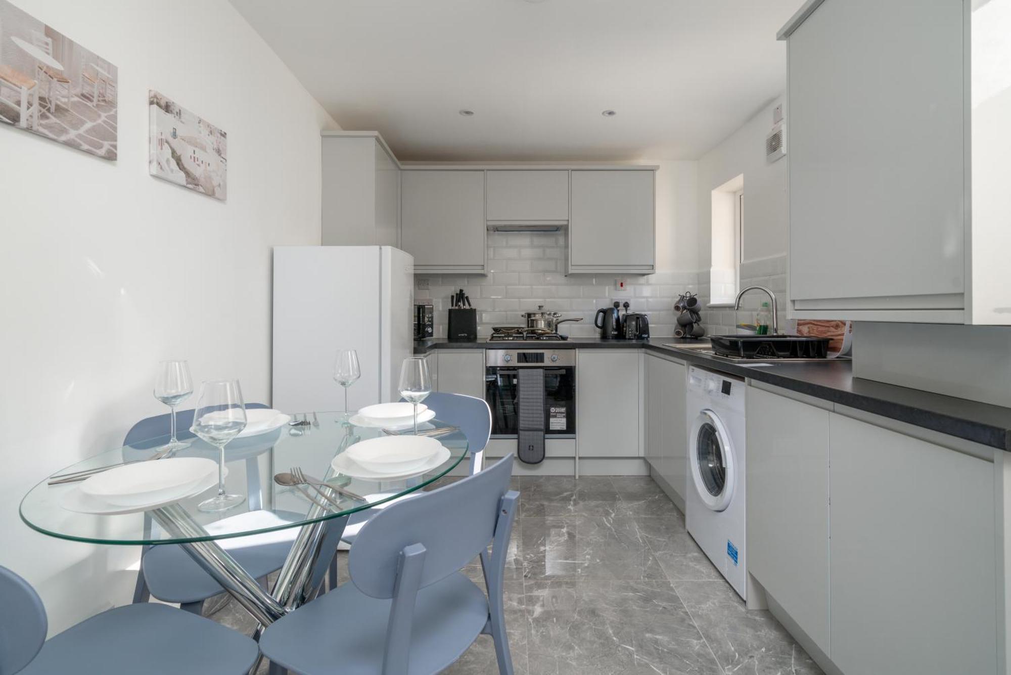 Exquisite 2 Bed Near Excel & 02 Arena With Parking *