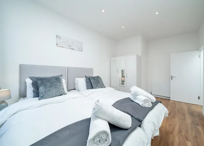 Exquisite 2 Bed Apt Near Excel & 02 Arena With Parking